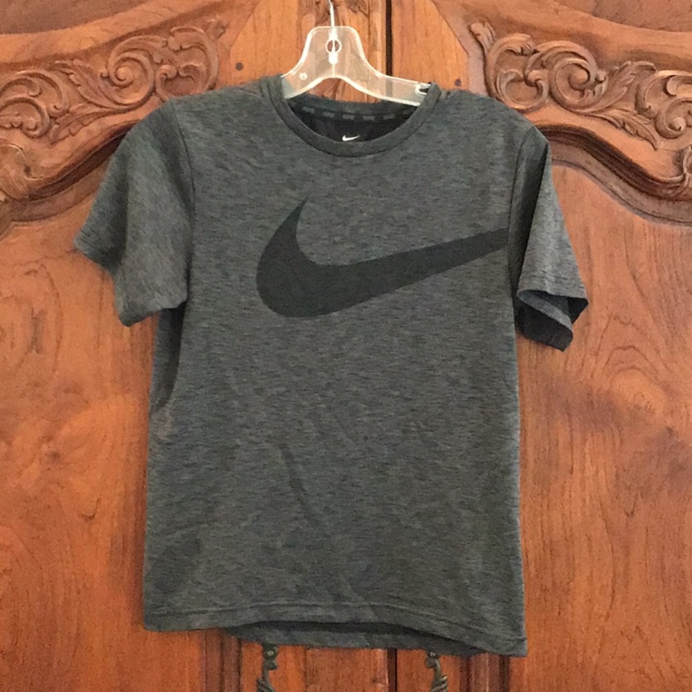 Nike Dri-fit size L